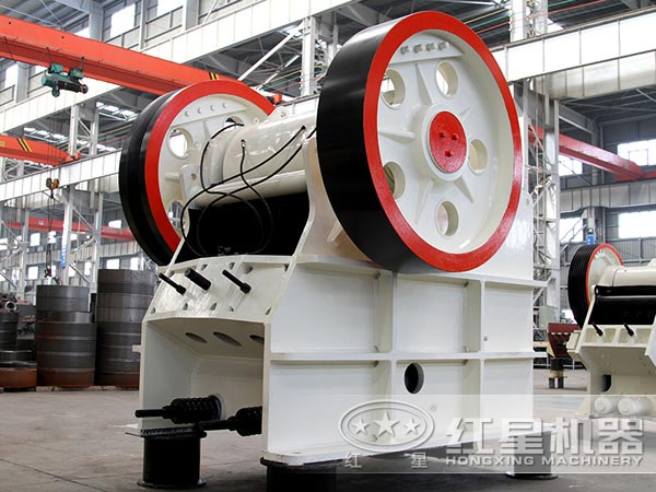 鄂式碎石機(jī) 鄂式碎石機(jī)