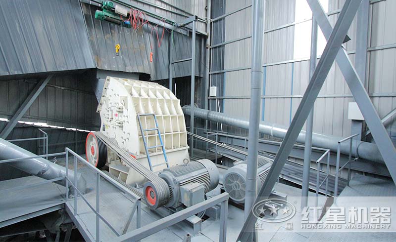 錘式破碎機(jī)現(xiàn)場實拍